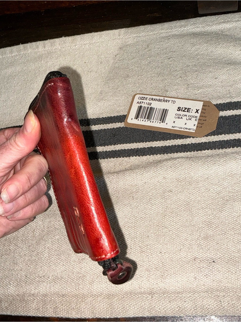 Nwt Bed Stu Leather Ozzie Zip Around Wallet Cranberry Red Retail $120 — image 5 of 8